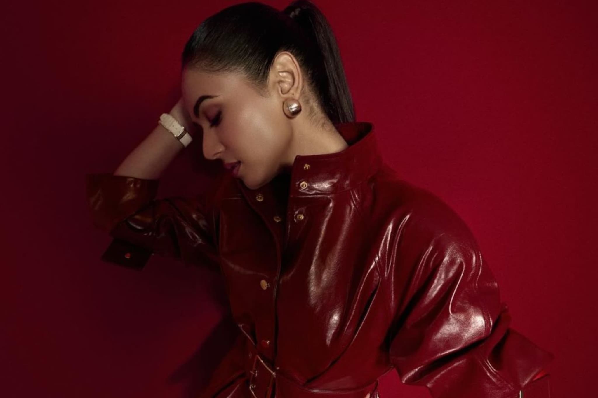 ईशा गुप्तानंतर आणखी एक अभिनेत्री मायदेशी परतली, येताच पंतप्रधानांचे मानले आभार