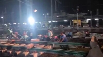 Thane-Dombivli Railway Makeover: 15-Coach Locals Coming Soon to Ease Crowds