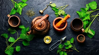 DIY Herbal Mouthwash: Ayurvedic Secret for Fresh Breath & Strong Gums at Home