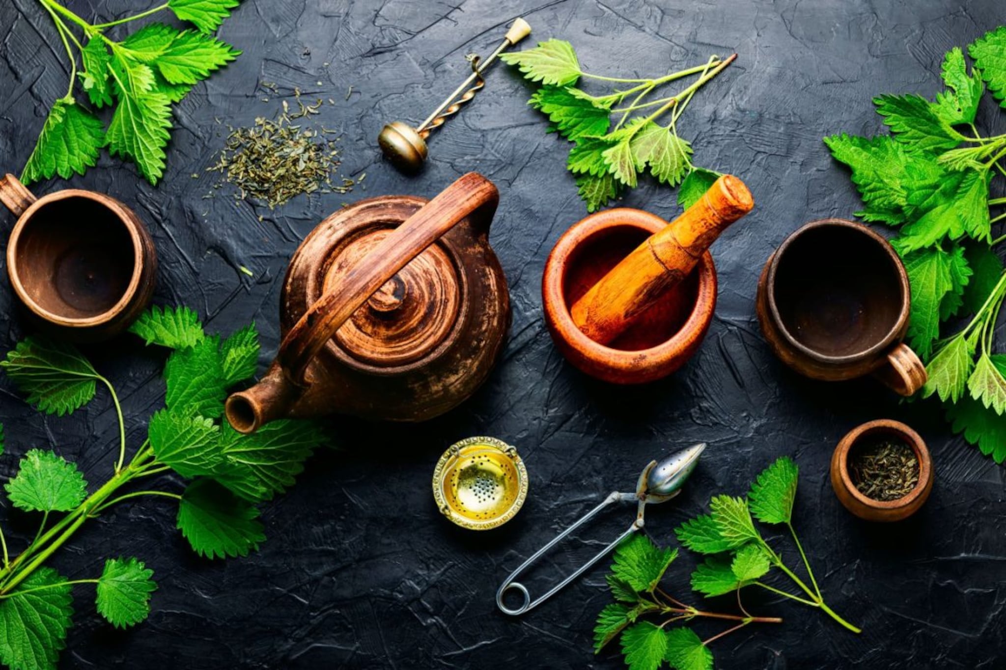 Mouthwash : मौखिक स्वच्छतेसाठी नैसर्गिक पद्धत, दुर्गंधी होईल गायब, वाचा सविस्तर