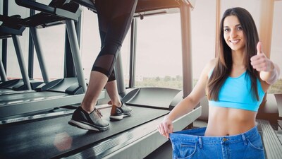 हल्ली बरेच फिटनेस एक्सपर्टस एका सोप्या पण प्रभावी पद्धतीबद्दल आवर्जून सांगत आहेत. सोशल मीडियावरही या पद्धतीबद्दल खूप बोललं जात आहे. यासाठी तुम्हाला फक्त 30 मिनिटे इनक्लाइन ट्रेडमिलवर चालायचे आहे. 