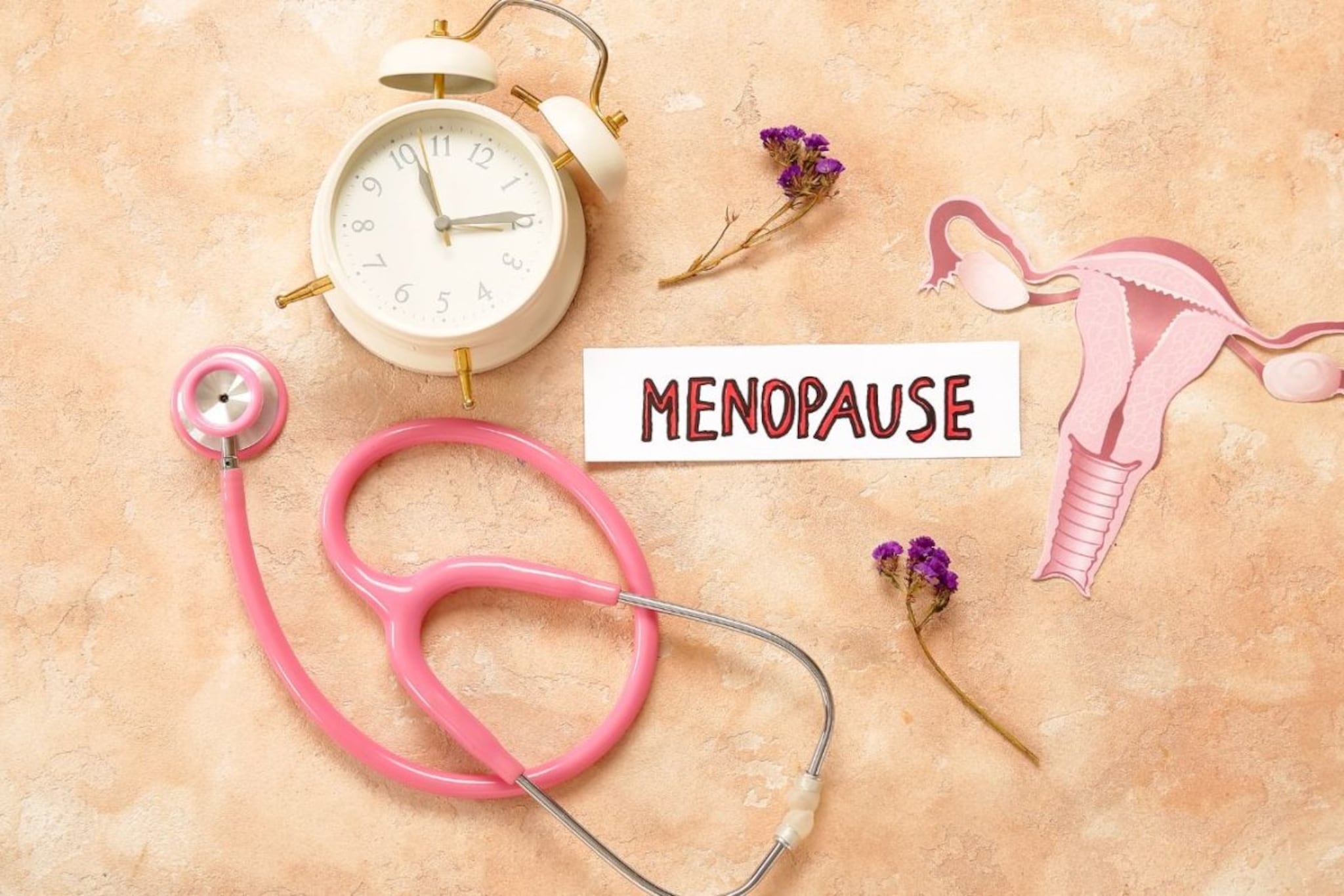 Menopause : रजोनिवृत्तीची चिंता करु नका, मानसिक व्यवस्थापनानं करता येईल मात