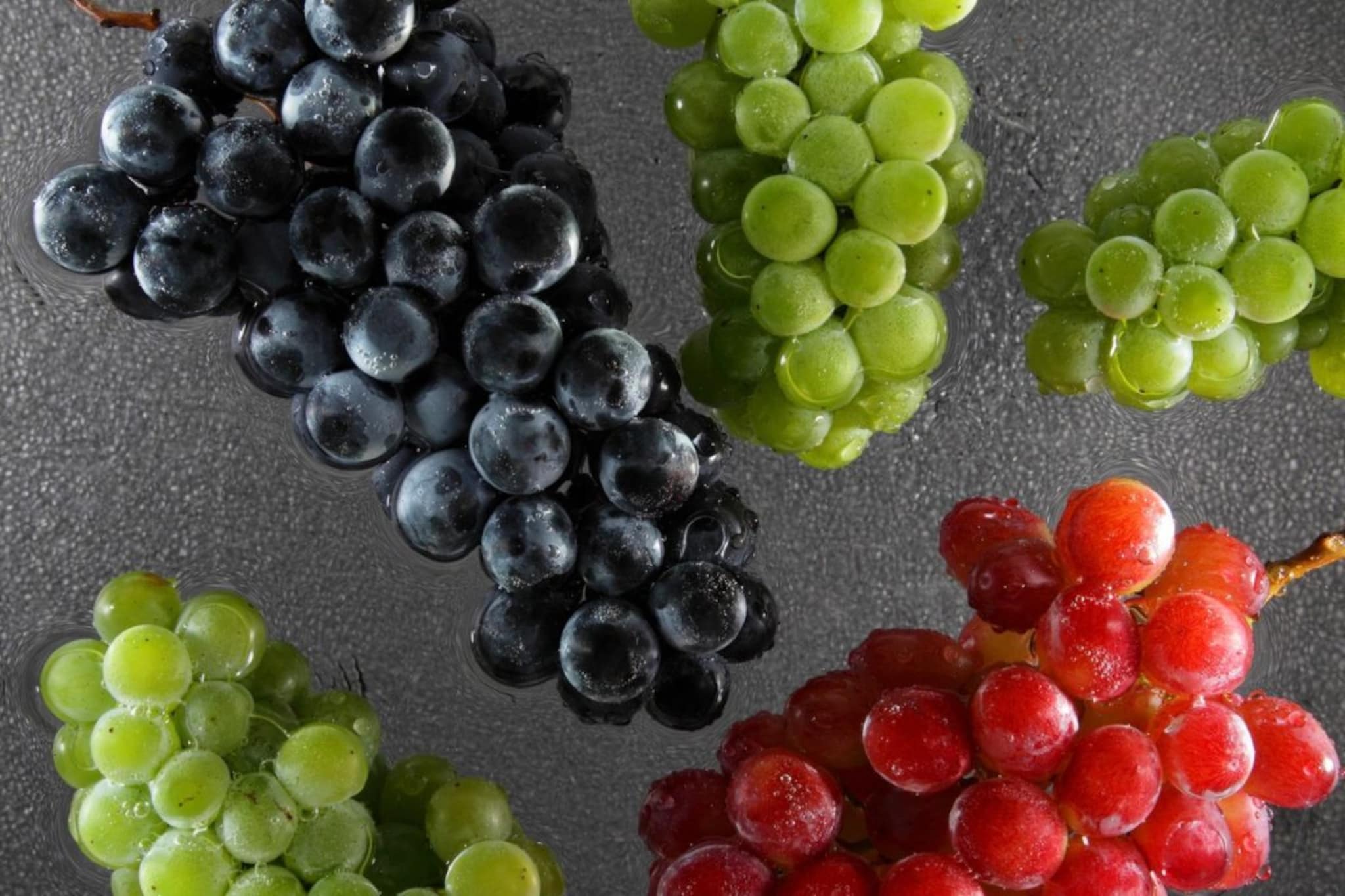 Grapes Buying Tips : गोड-रसाळ द्राक्षे कशी ओळखाल? खरेदी करताना नेमकं काय पाहाल? 