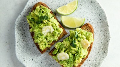 एवोकाडो पनीर टोस्ट: व्यस्त सकाळसाठी झटपट, पौष्टिक नाश्ता!