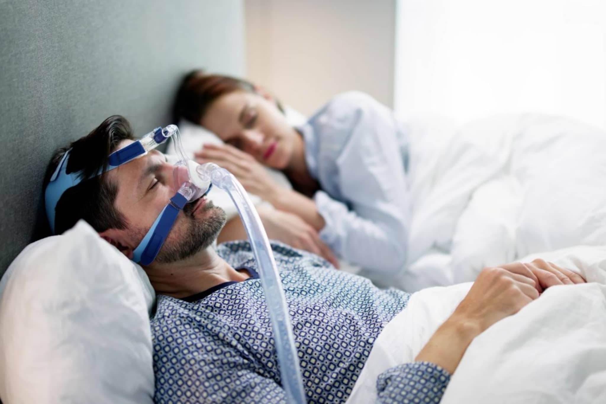 Sleep Apnea : झोप नीट लागत नाही ? श्वास घ्यायला त्रास होतोय ? वेळीच व्हा सावध, गंभीर विकारांचा धोका रोखा