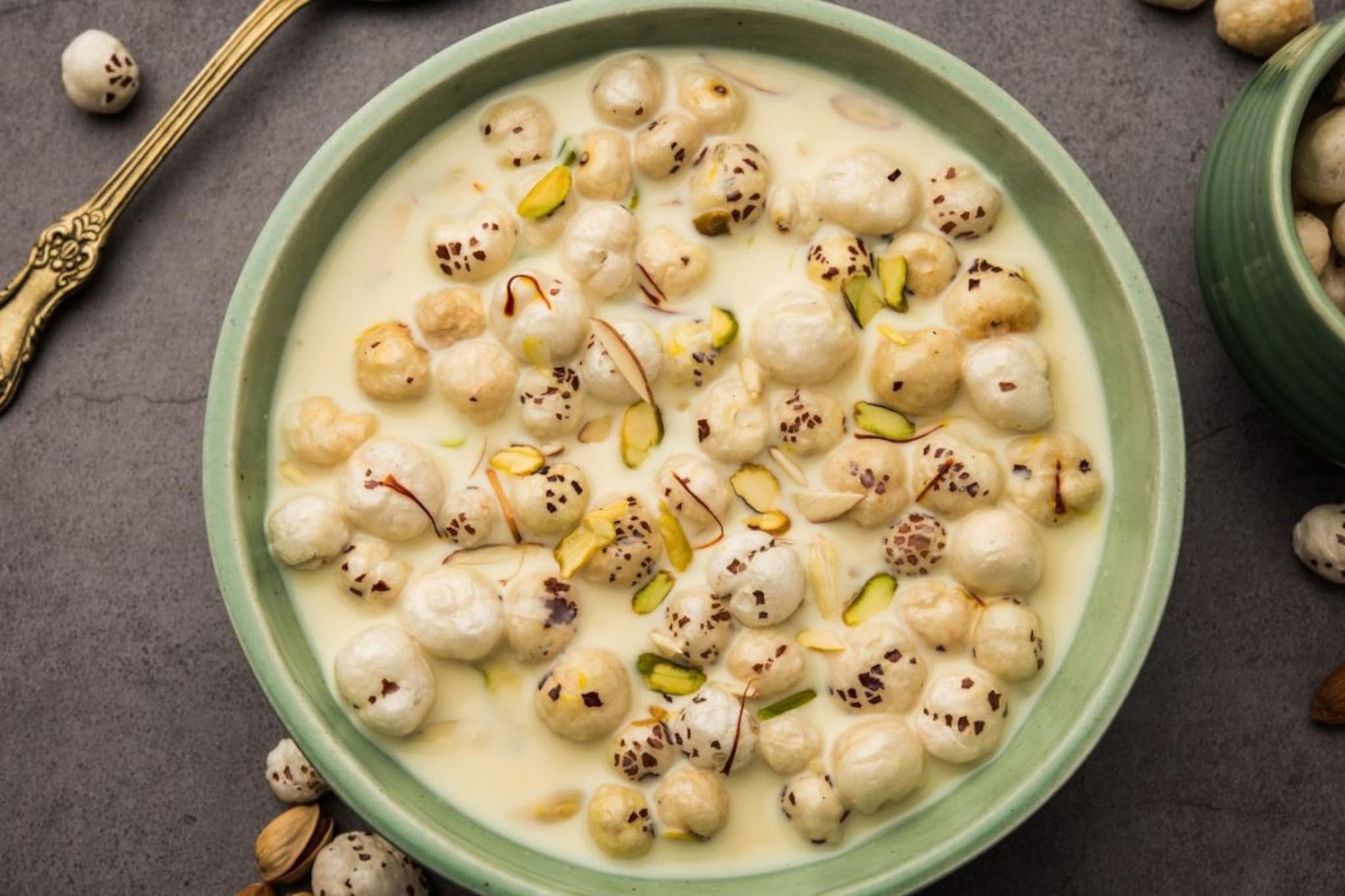 Makhana Kheer : नैवेद्य आणि नाश्त्यासाठी सोपा पदार्थ, कमी वेळात तयार होते चविष्ट मखाणा खीर Makhana Kheer : नैवेद्य आणि नाश्त्यासाठी सोपा पदार्थ, कमी वेळात तयार होते चविष्ट मखाणा खीर