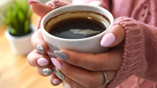 डॉक्टरांनी सांगितले रिकाम्यापोटी कॉफी पिण्याचे दुष्परिणाम.. 