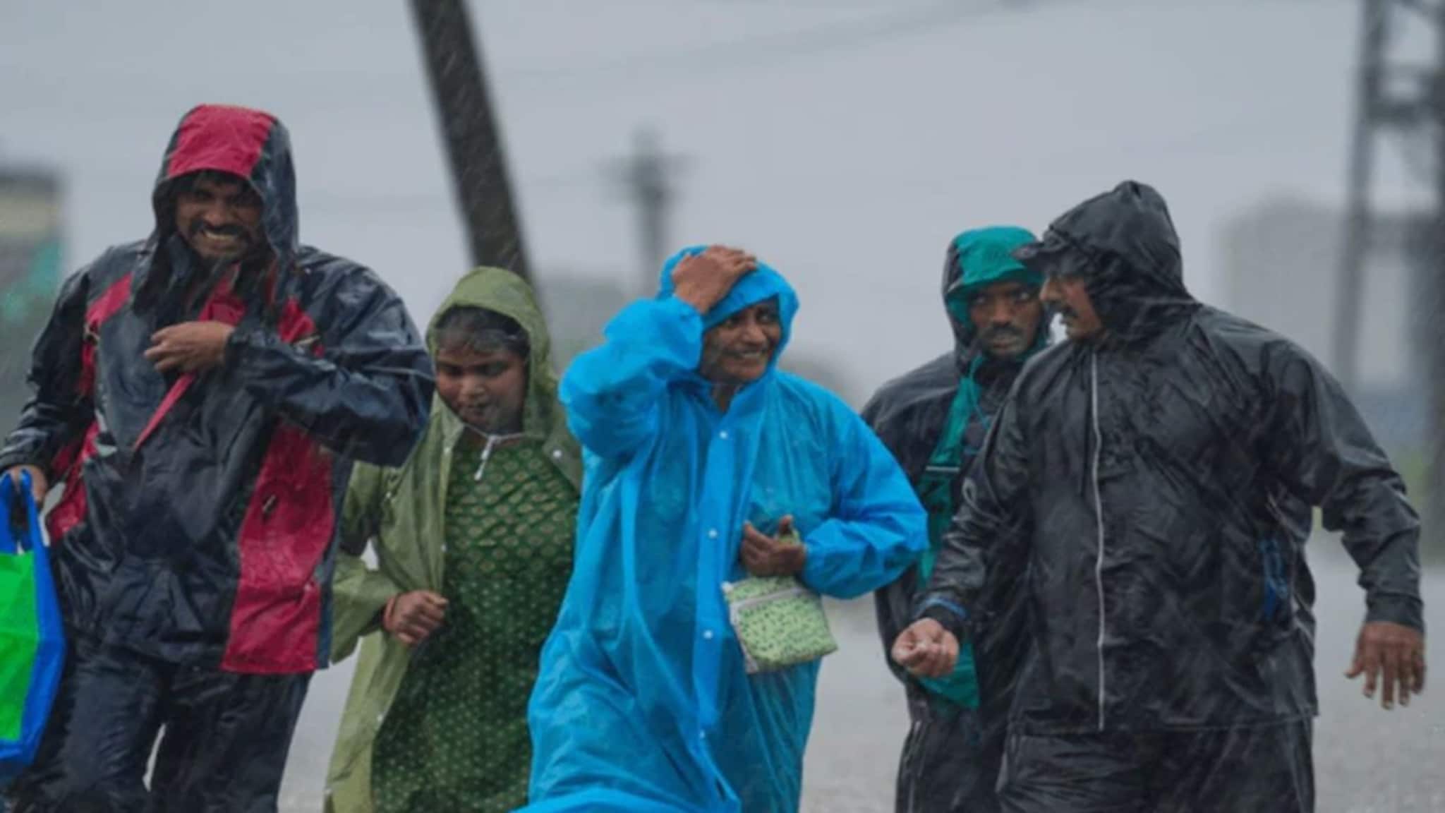 Weather Alert: 9 जिल्ह्यांसाठी ऑरेंज अलर्ट! 2 एप्रिलपर्यंत वादळी वाऱ्यासह मुसळधार पावसाचं संकट