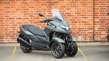 'ही' आहे जगातील पहिली एयरबॅग असलेली स्कूटर! इंजिन, मायलेज सर्वच भारी 