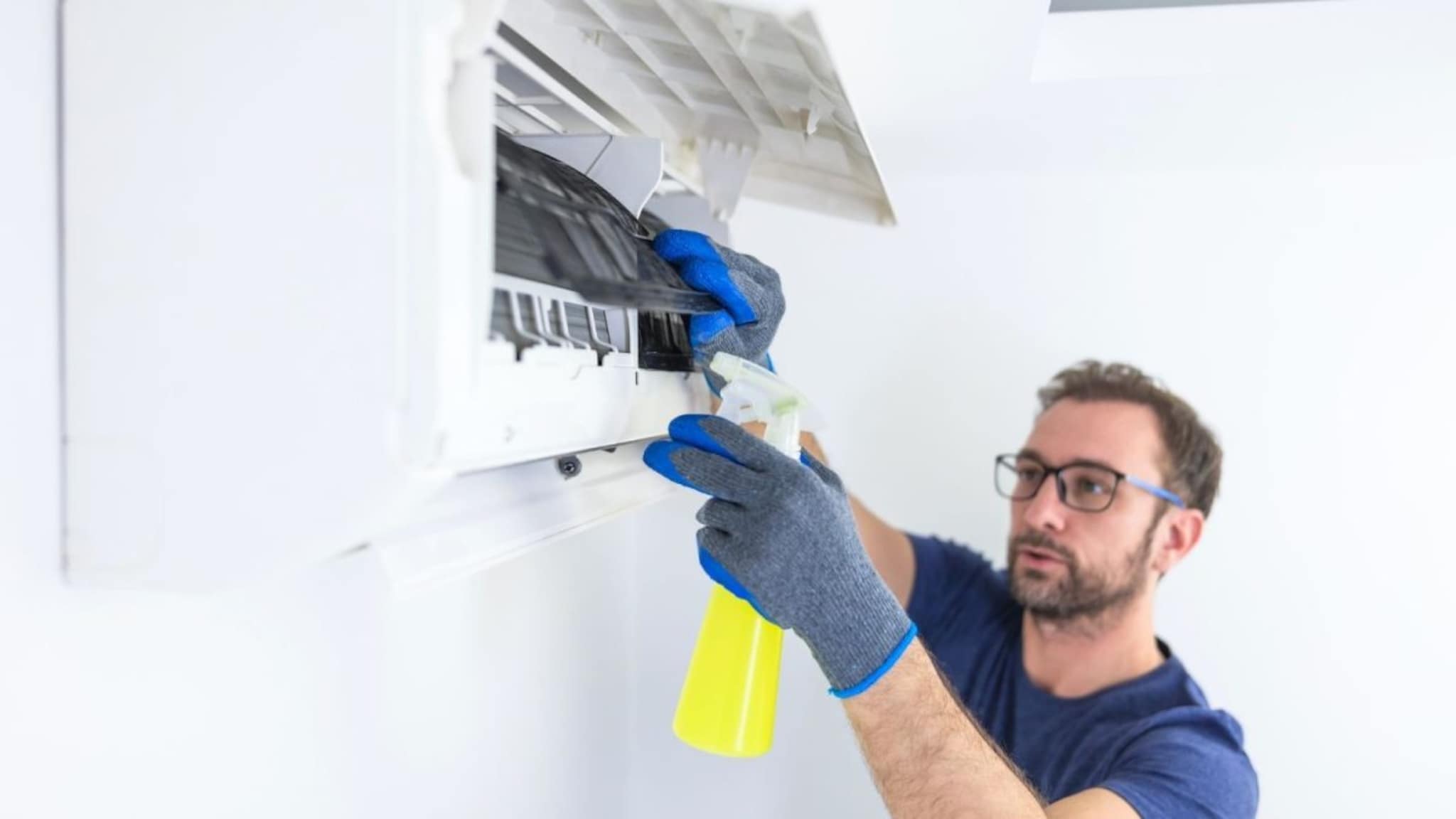 AC Servicing Tips : AC सर्विसिंग करताय? मग टेक्निशियनला 'या' 5 गोष्टी नक्की तपासायला सांगा, वाचतील हजारो रुपये