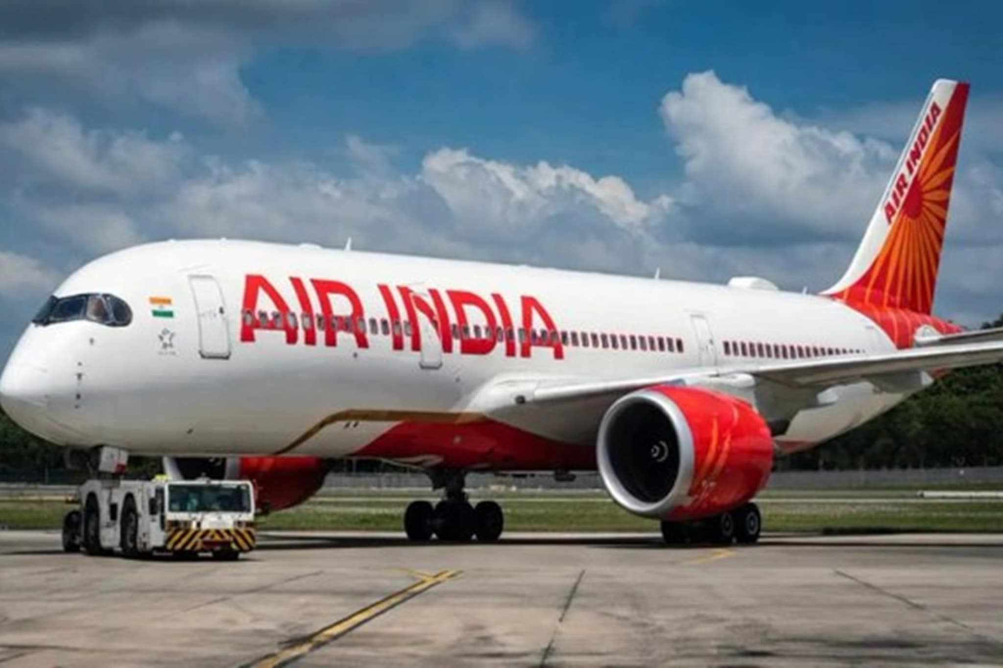 हवेतच विमानात विचित्र आवाज, 300 प्रवाशांचा जीव टांगणीला, एअर इंडियाच्या विमानात तांत्रिक बिघाड हवेतच विमानात विचित्र आवाज, 300 प्रवाशांचा जीव टांगणीला, एअर इंडियाच्या विमानात तांत्रिक बिघाड