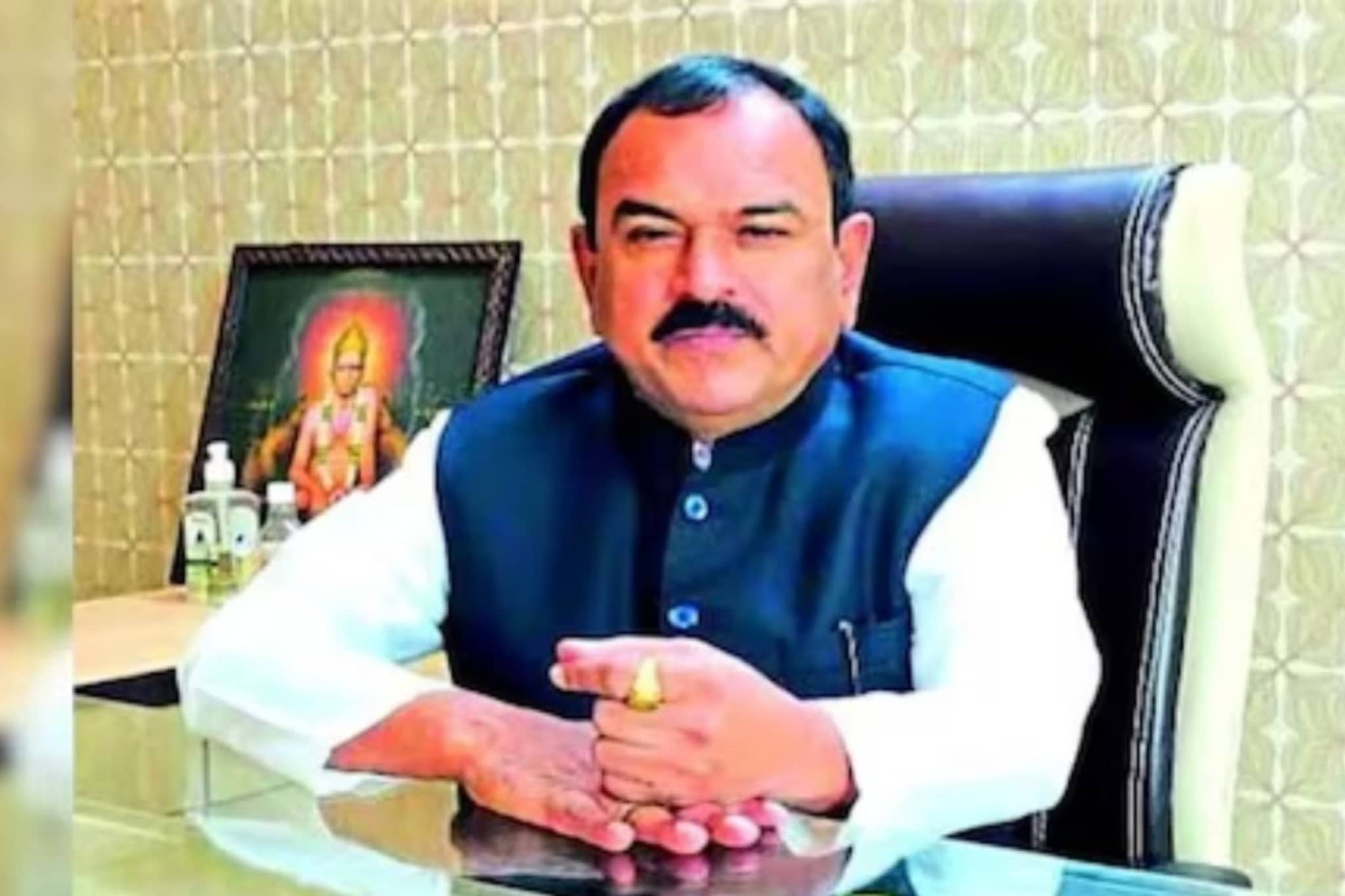 ३० वर्षांपूर्वीच्या लग्नातील 'ते' गुपित अखेर फुटलं, खरातनं हळदीच्या वेळी काय केलं? गावकऱ्यांनी सांगितला धक्कादायक प्रकार