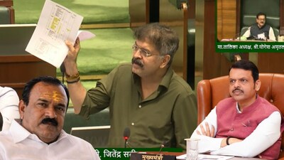 अव्हाडांचा स्फोटक दावा: अशोक खरातच्या माध्यमातून मुख्यमंत्र्यांची खुर्ची पाडण्याचा प्रयत्न.