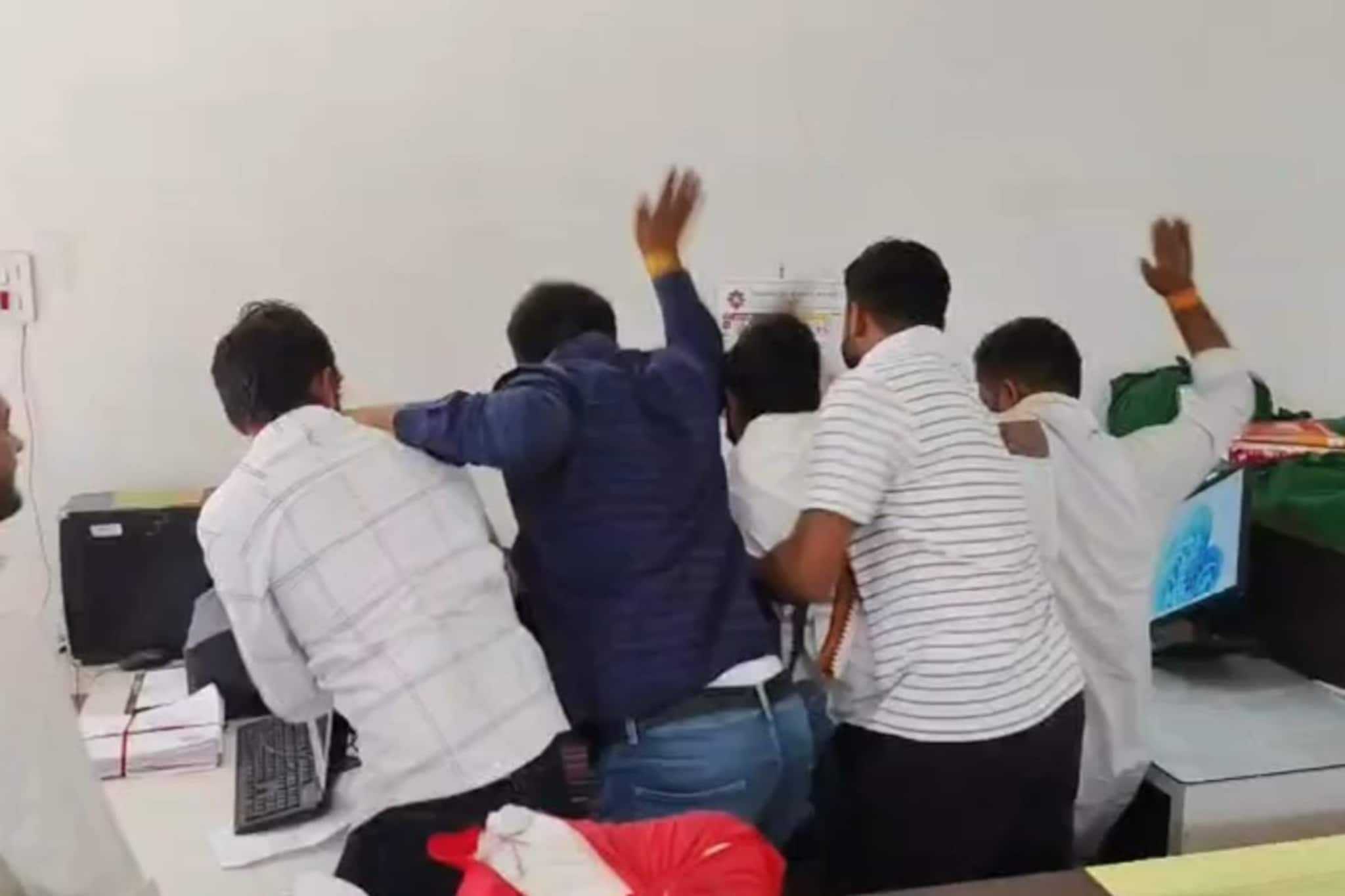 नगरमध्ये मोठा राडा, बाळासाहेब थोरातांच्या भावाकडून अधिकाऱ्याला बेदम मारहाण, VIDEO VIRAL