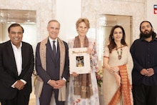 हिलेरी क्लिंटन यांना भारतीय संस्कृतीची भुरळ, अँटिलियात नीता-मुकेश अंबानींनी केला खास पाहुणचार