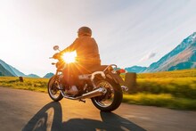 Bike Care Tips: उन्हाळ्यात रस्त्यात अचानक तुमची बाइक बंद होते? मग फॉलो करा या 4 टिप्स