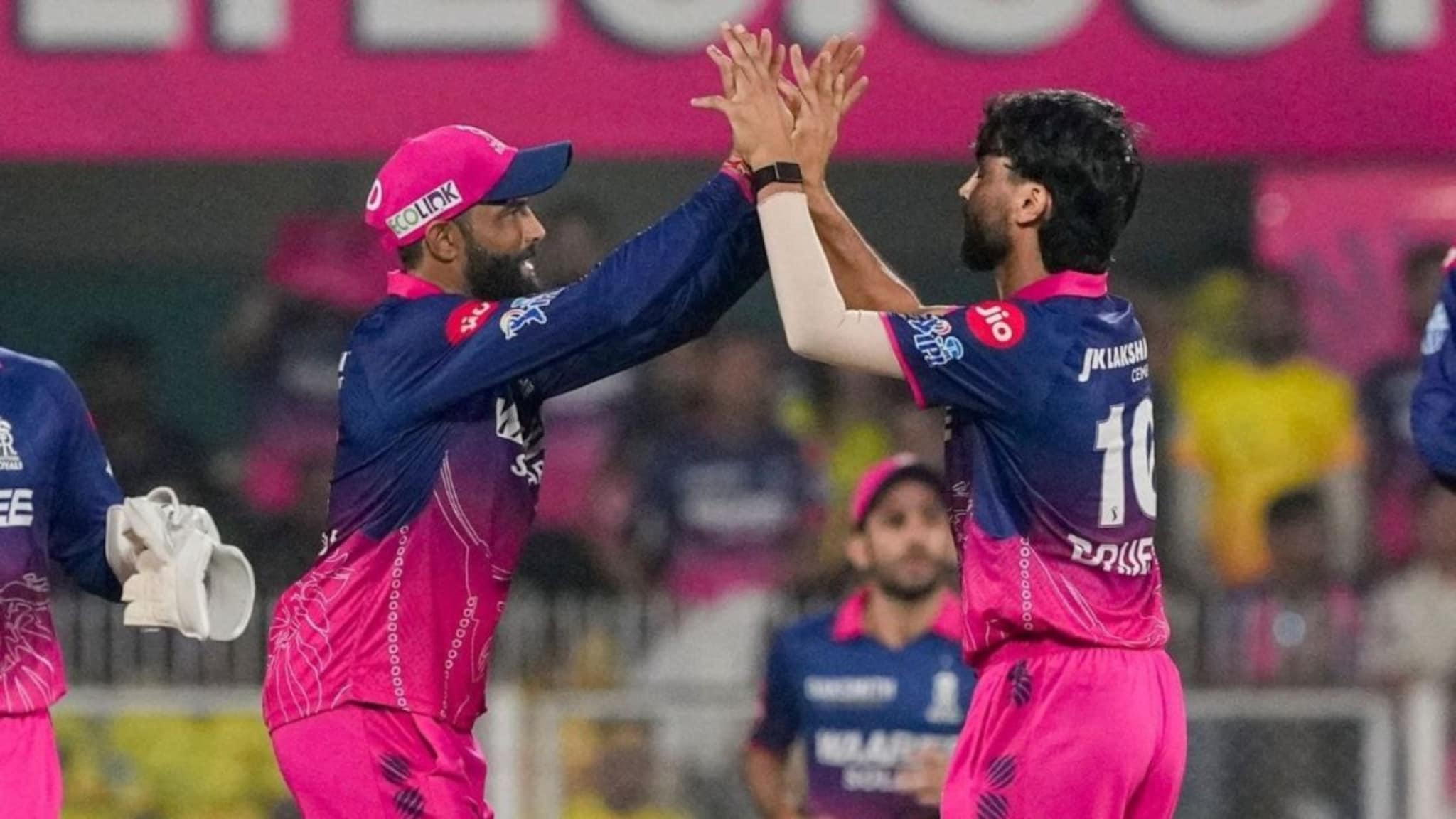 IPL 2026 : वडिलांनी मजुरी करून क्रिकेटर बनवलं, पोराने पहिल्याच सामन्यात CSK ला लोळवलं!