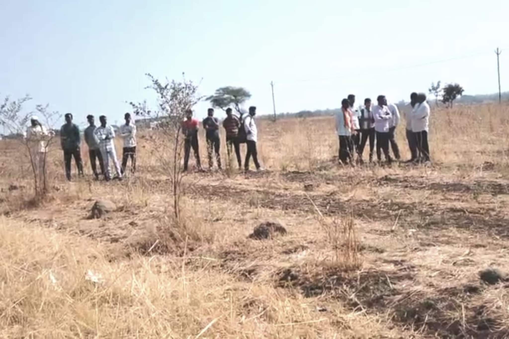 बायकोला त्रास दिला, शेतात दगडाने ठेचून संपवला, पतीच्या कृत्याने बुलडाणा हादरलं