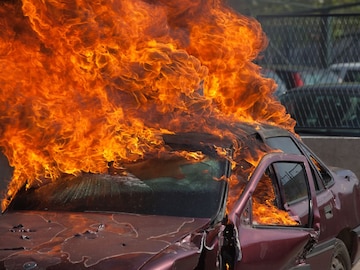 Cars:...म्हणून उन्हाळ्यात कार होते आगीचा गोळा, 99 टक्के लोक करतात एकच चूक!