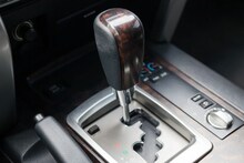 Car Gear : कार स्पीडमध्ये असताना चूकून रिव्हर्स गेअर पडला तर... तुमच्या ही मनात असाच प्रश्न येतो का? मग काय होईल समजून घ्या