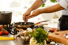 Kitchen : आज जेवणात काय बनवायचं? आता 'या' रोजच्या प्रश्नाची कटकट संपली, झटपट मिळतील टेस्टी रेसिपी