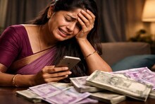 YouTube व्हिडिओ पाहून ट्रेडिंग शिकताय? व्हा सावधान, महिलेला 11 लाखांचा चुना 