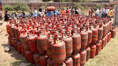Govt Pushes Free PNG, Offers Incentives Amid Iran Crisis; Urges LPG Surrender