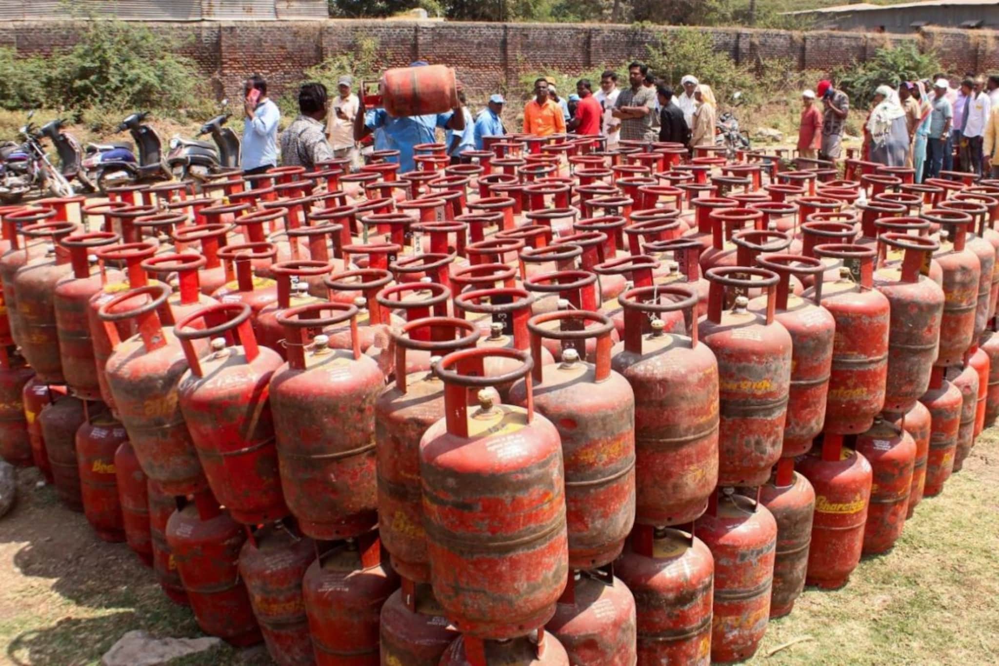 सिलेंडर, इंडेक्शनच्या मागे धावू नका, सरकारने आणली जबरदस्त स्कीम