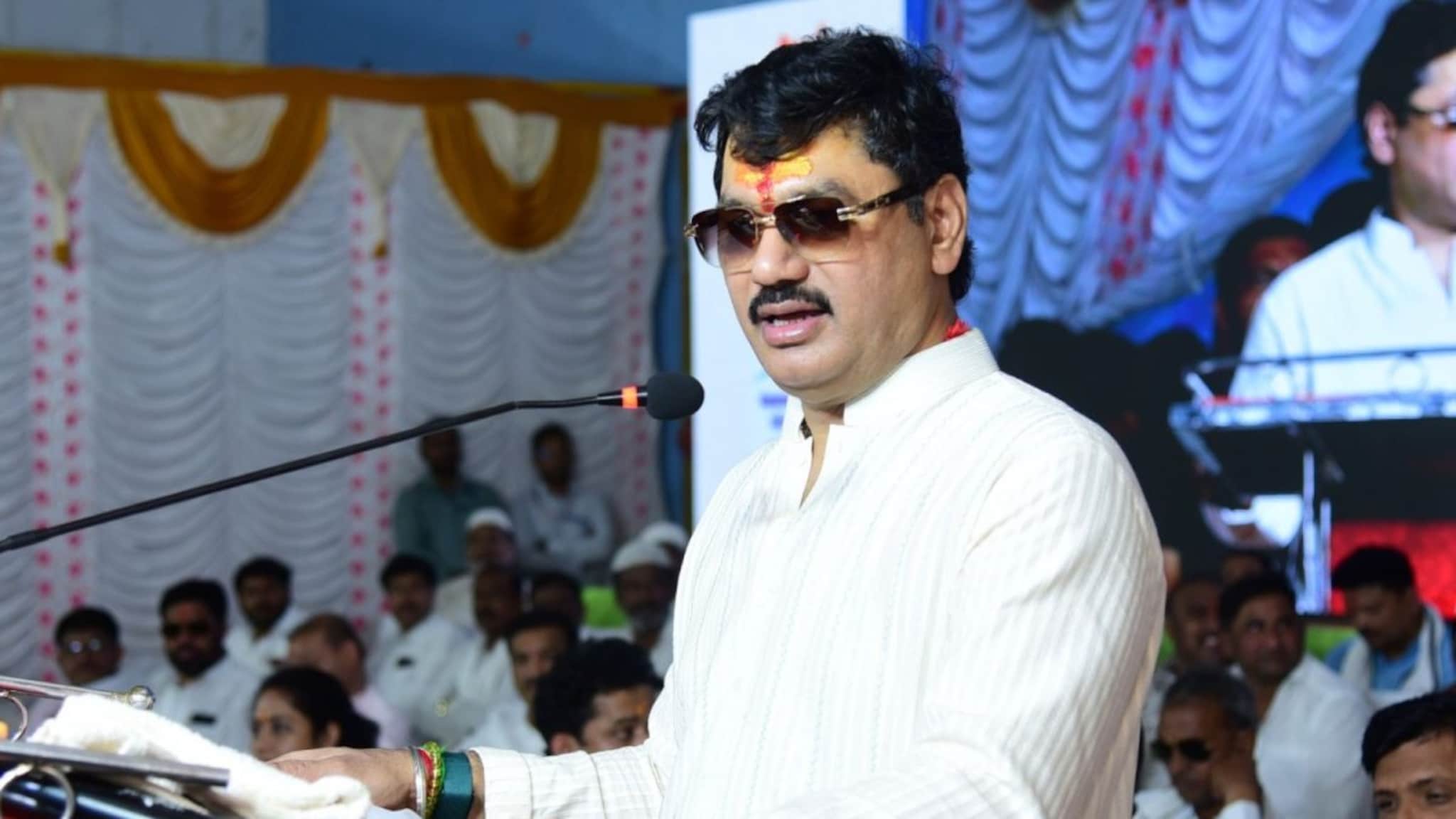 'मला संपवायला मोठ-मोठ्या नेत्यांनी प्रयत्न केला', धनंजय मुंडेंचा रोख कुणाकडे? बीडमध्ये चर्चांना उधाण