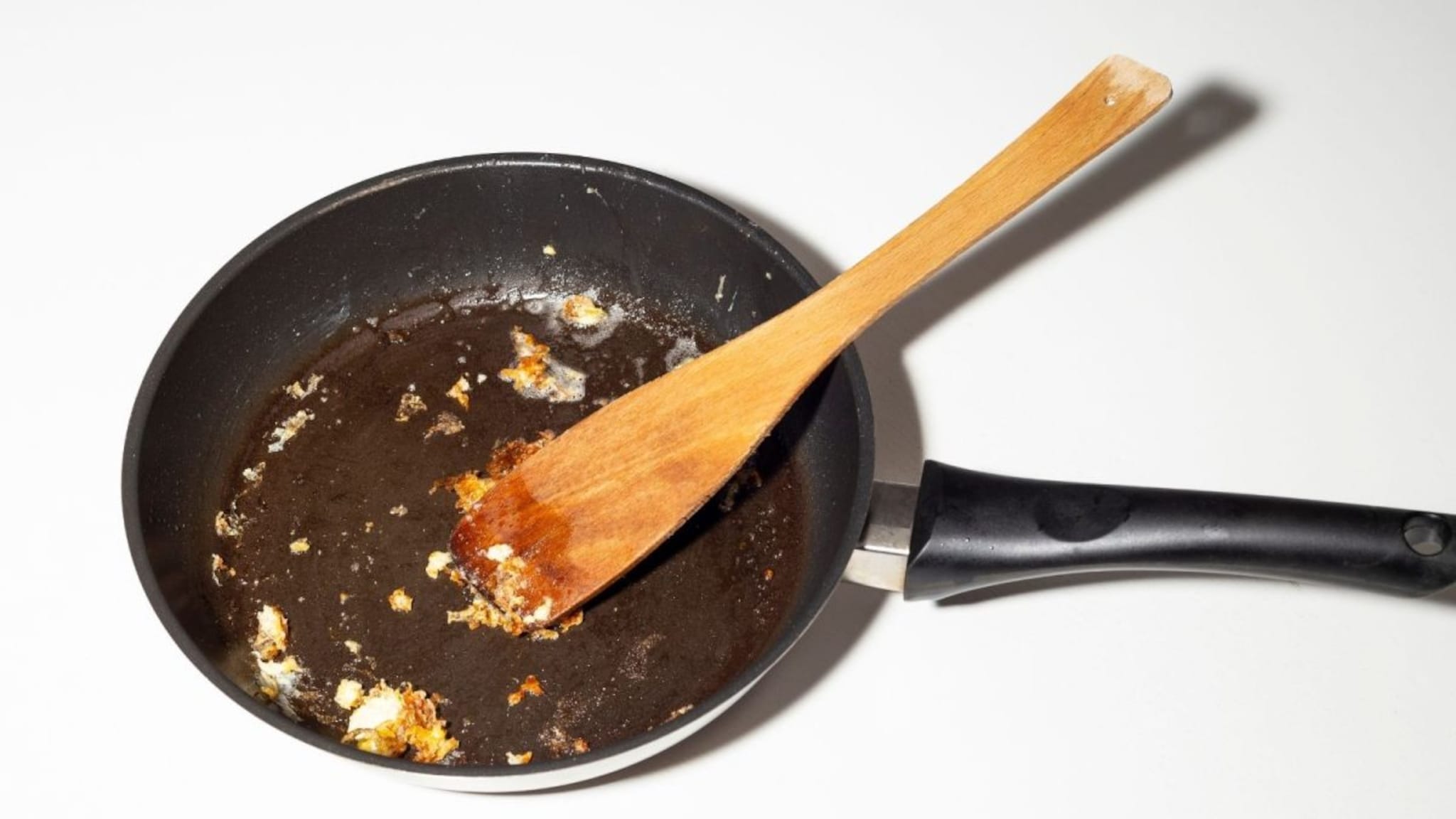 Non-stick Pan : डोसा बनवताना तव्याला चिकटतोय? कदाचित तुम्ही तवा घासताना 'ही' चूक करताय