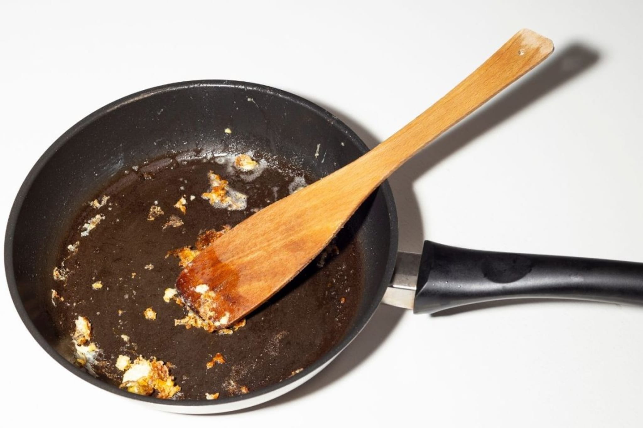 डोसा बनवताना तव्याला चिकटतोय? कदाचित तुम्ही तवा घासताना 'ही' चूक करताय