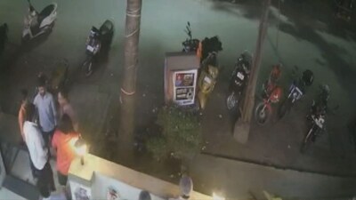 ডোম্বিভলি বারে মারামারি: কন্নড় গালিগালাজের জেরে ৮ জনের হাতে ২ জন আক্রান্ত, সোনার চেন নিখোঁজ