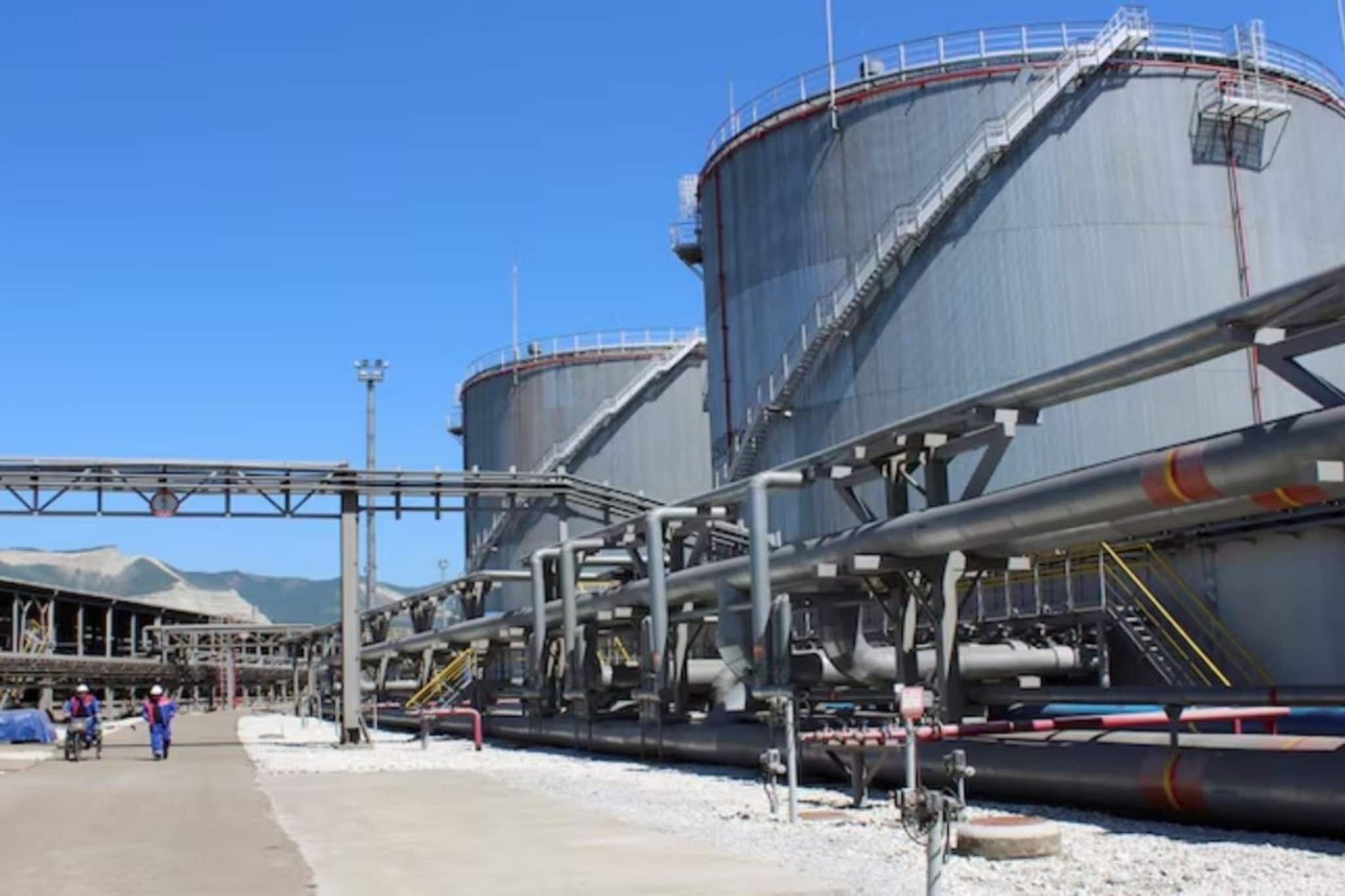 गेल्या 12 वर्षांत एकाही पंपावर पेट्रोल संपलं नाही, 3 गुप्त गुहांनी वाचवलं देशाला