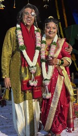 अचानक लग्नाची बातमी देऊन चाहत्यांना सुखद धक्का, कोण आहे ईशा डेचा नवरा? PHOTO 