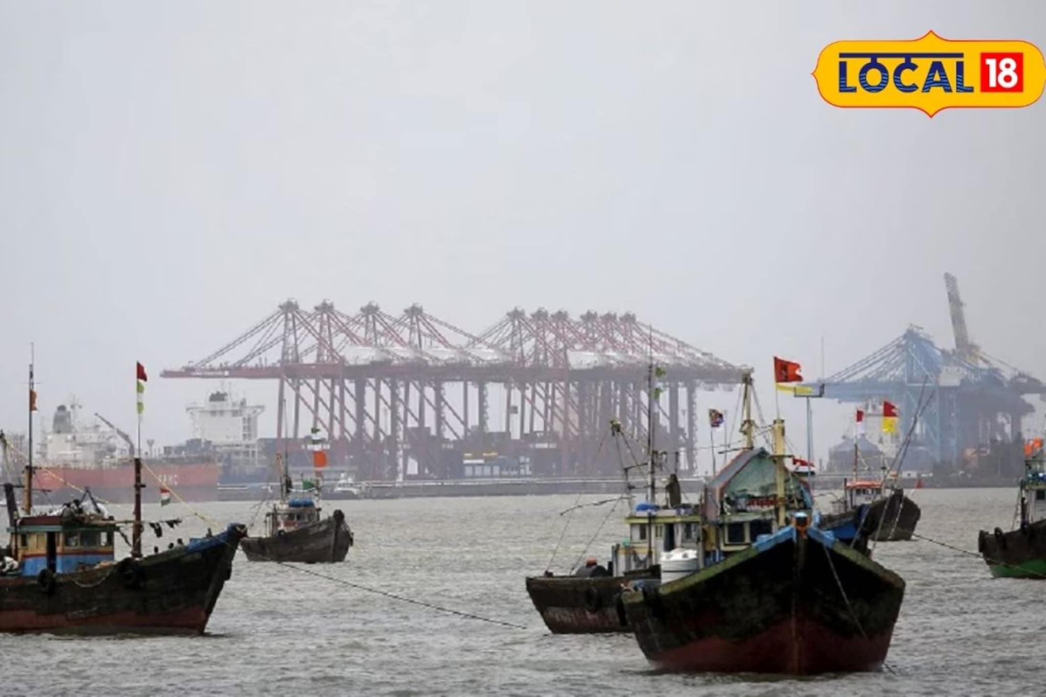 मासळी महागणार! गॅस पेट्रोलनंतर डिझेलचा भडका, मासेमारी व्यवसाय संकटात, काय घडतंय? मासळी महागणार! गॅस पेट्रोलनंतर डिझेलचा भडका, मासेमारी व्यवसाय संकटात, काय घडतंय?