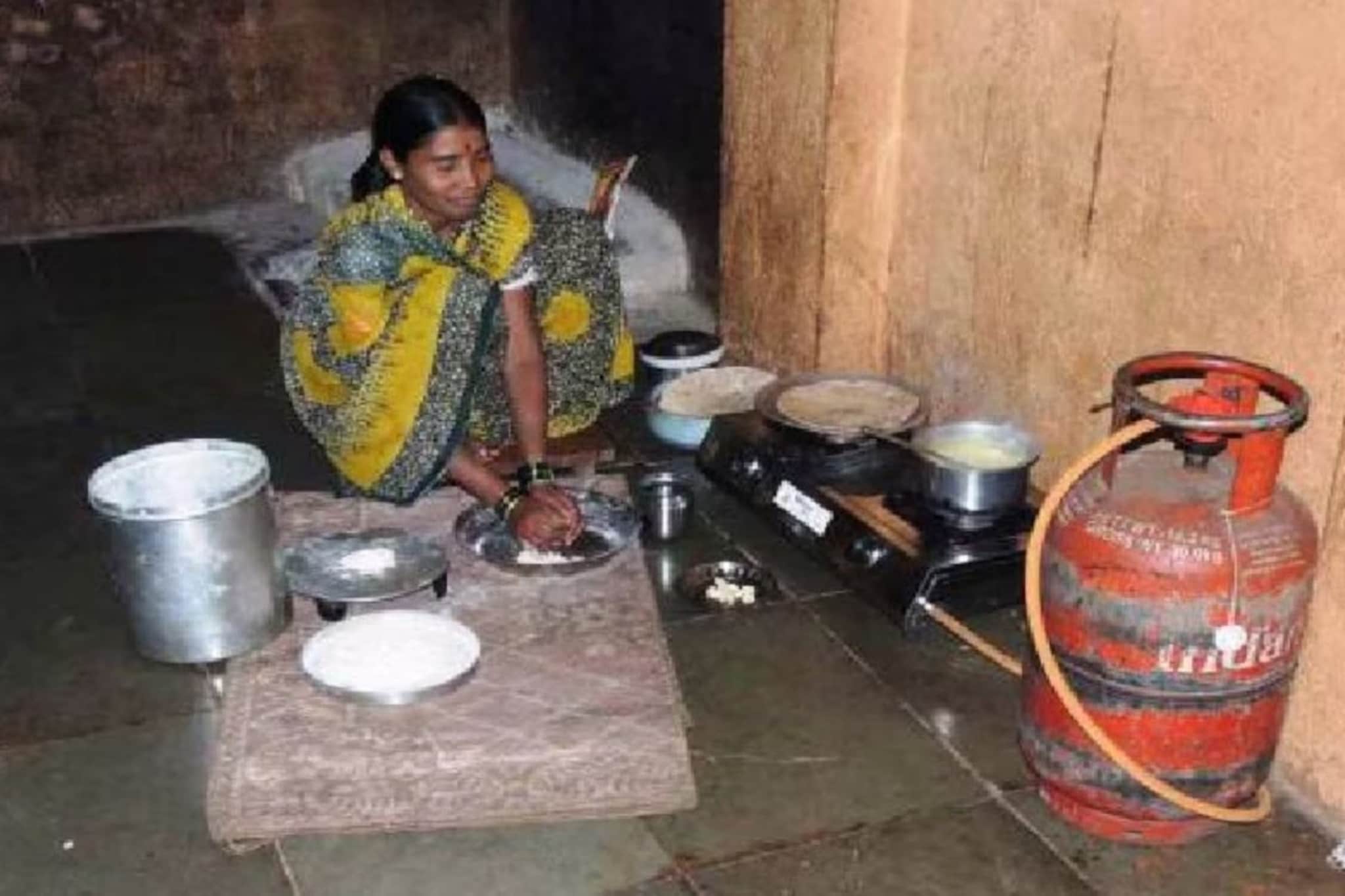 मुंबई- पुण्यात 25 दिवसांनतर तर ग्रामीण भागात  किती दिवसांनी मिळणार सिलेंडर? नवी नियमावली जाहीर 