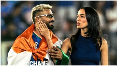 'माहिका आयुष्यात आली तेव्हापासून...', वर्ल्ड चॅम्पियन होताच हार्दिक भावुक, सांगितलं पुढचं टार्गेट! 'माहिका आयुष्यात आली तेव्हापासून...', वर्ल्ड चॅम्पियन होताच हार्दिक भावुक, सांगितलं पुढचं टार्गेट!