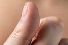 Thumb Astro Meaning: उजव्या हाताचा अंगठा नीट पाहा, अशी दोन चिन्ह त्यावर असल्यास ताबडतोब...