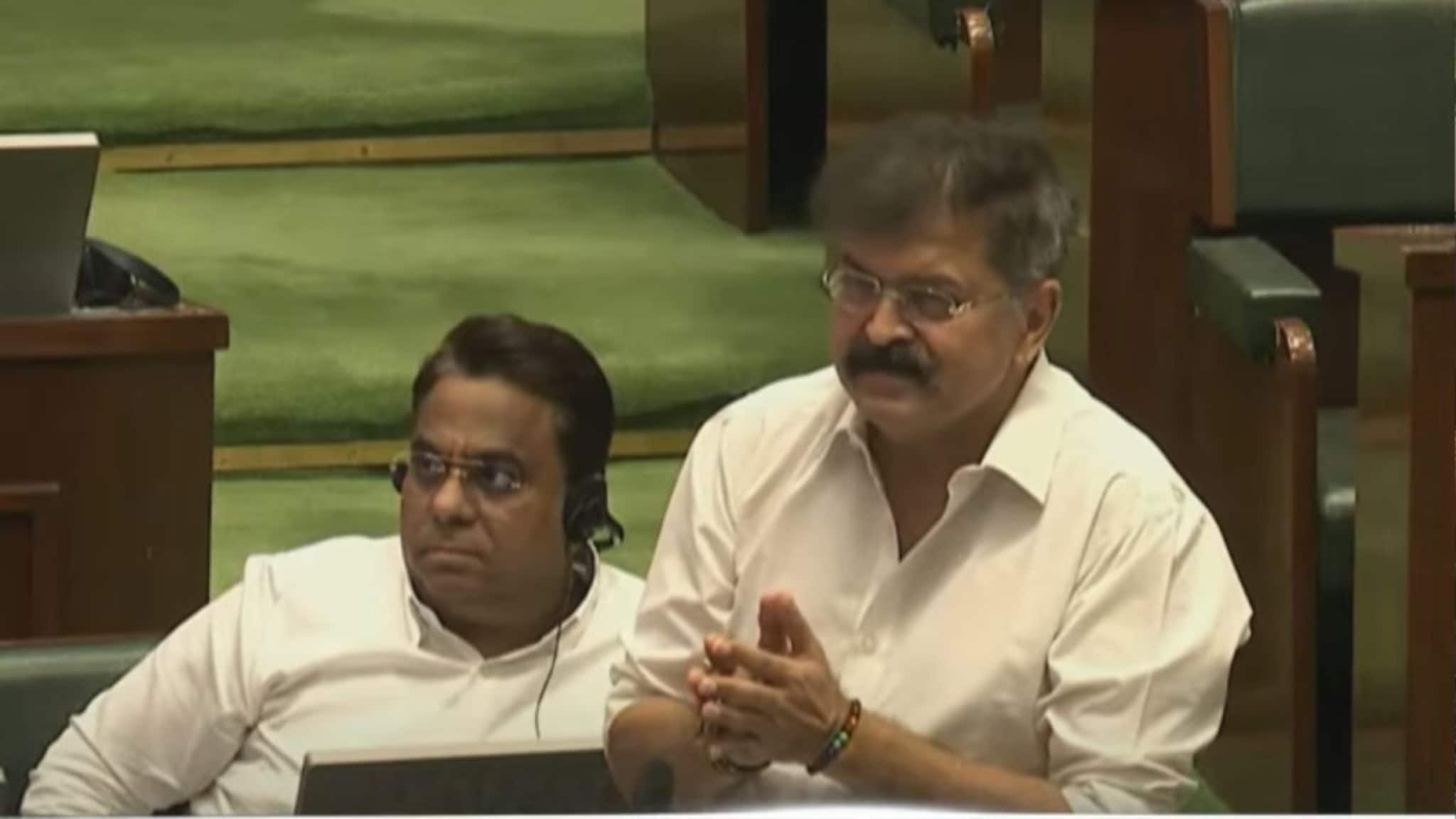 शिवरायांच्या राज्यभिषेक सोहळ्याबद्दल जितेंद्र आव्हाडांचं वादग्रस्त वक्तव्य, सभागृहात हात जोडून मागितली माफी