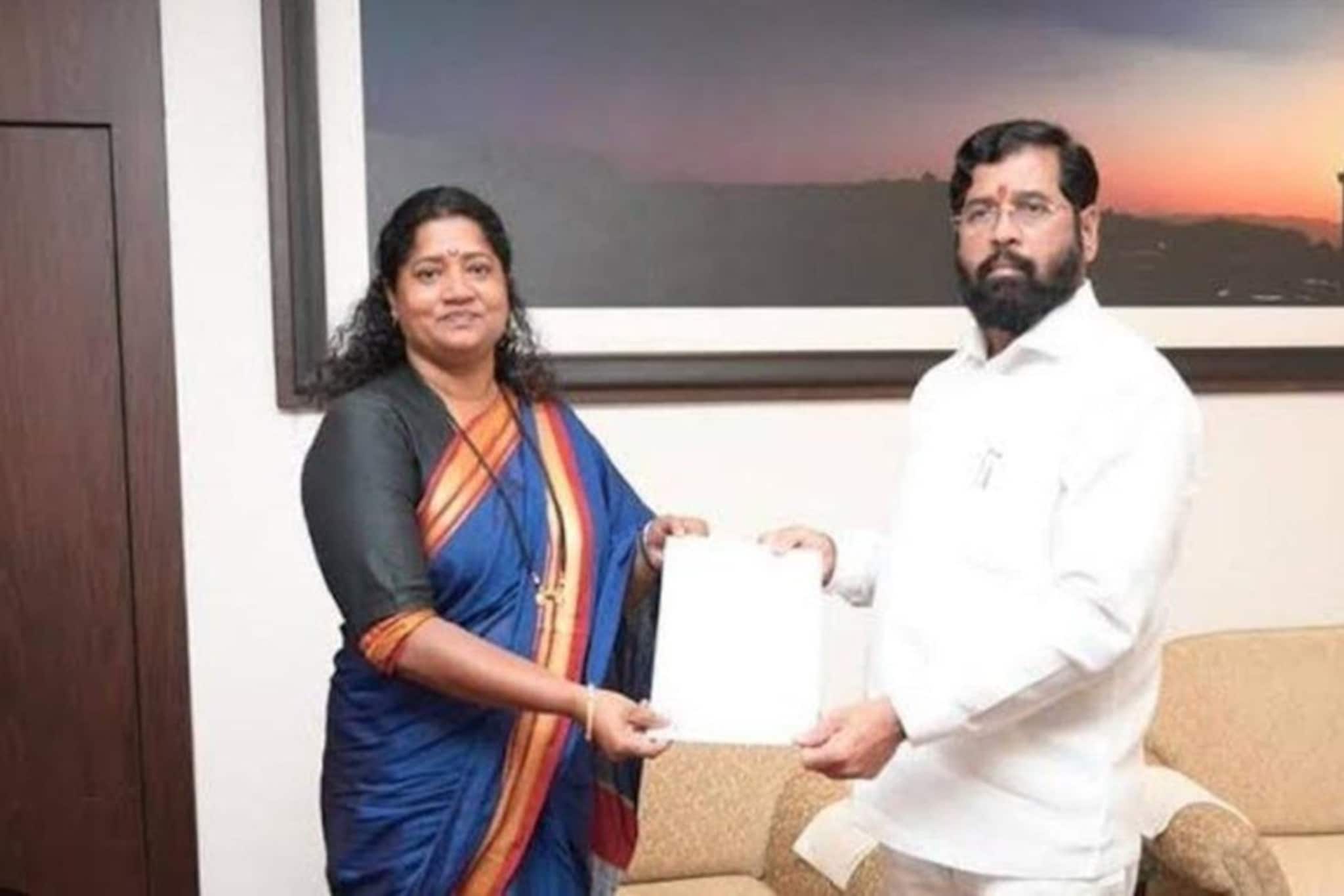 काँग्रेसचा हात सोडून धनुष्यबाण पकडला! 3 वर्षांतच प्रमोशन; ज्योती वाघमारे कोण?