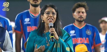 ज्यांच्या राष्ट्रगीताने अंगावर शहारे आणले;दिग्गज गायिका देताएत 'या' आजाराशी झुंज