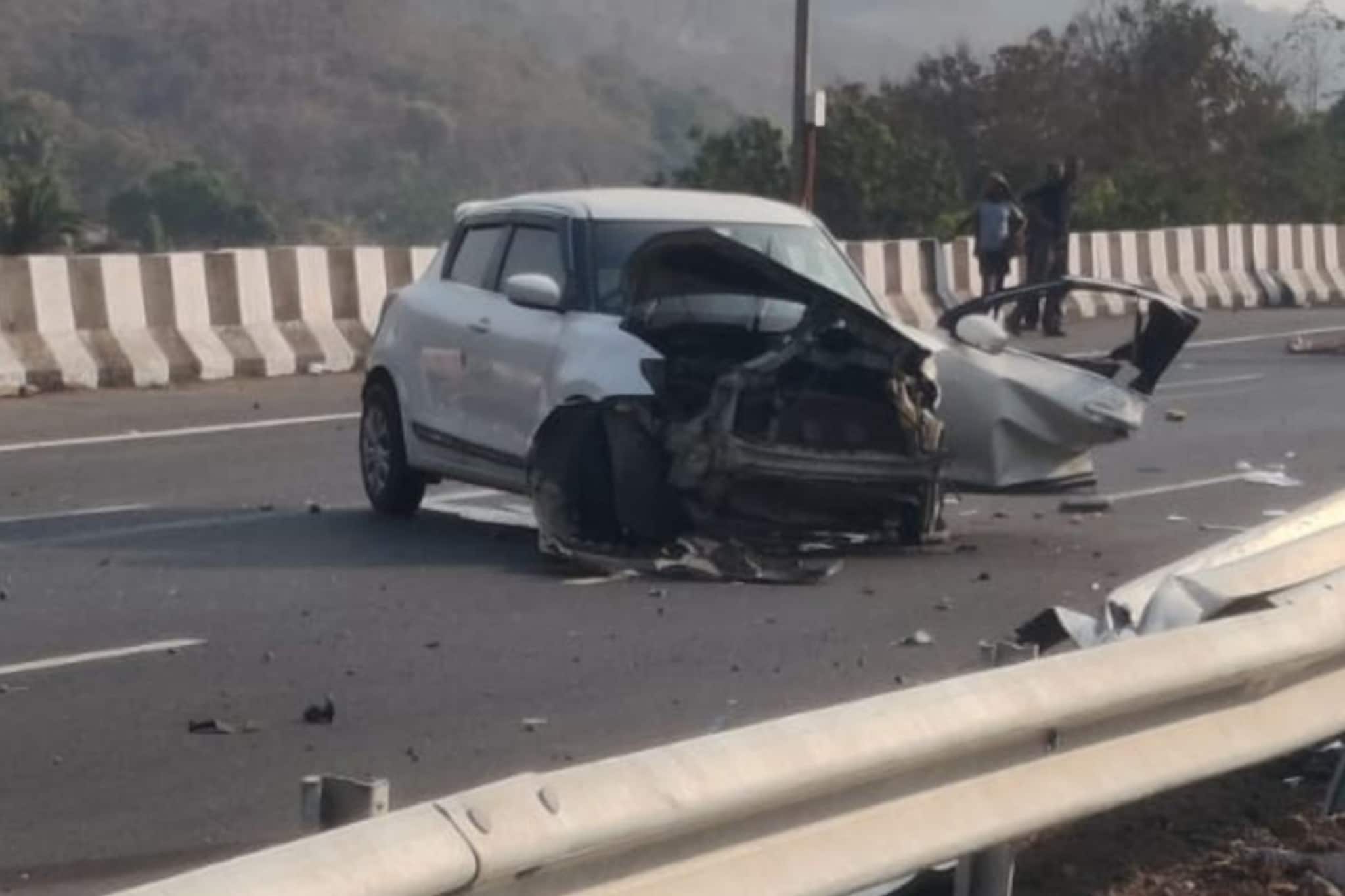 Maruti Swift आऊटऑफ कंट्रोल, धडकली अन् इंजिन फुटलं, मुंबई-गोवा मार्गावर अपघात