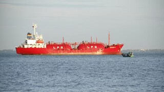 PM मोदींचा एक फोन अन् 24 तासात भारताला दिलासा, LPG चे दोन टँकर सामुद्रधुनीतून निघाले!