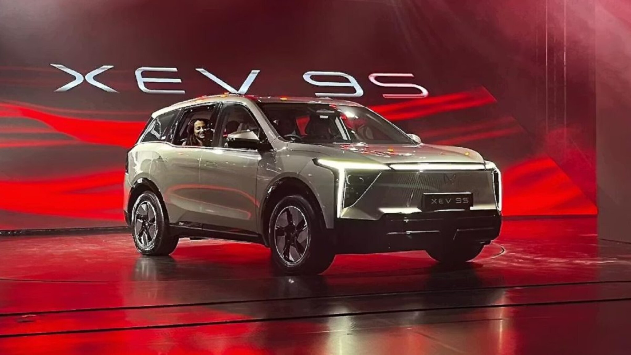 EV मार्केटमध्ये धमाका! XEV 9S ने Nexon सह Windsor ला चारली धूळ, विक्रीत ठरली अव्वल