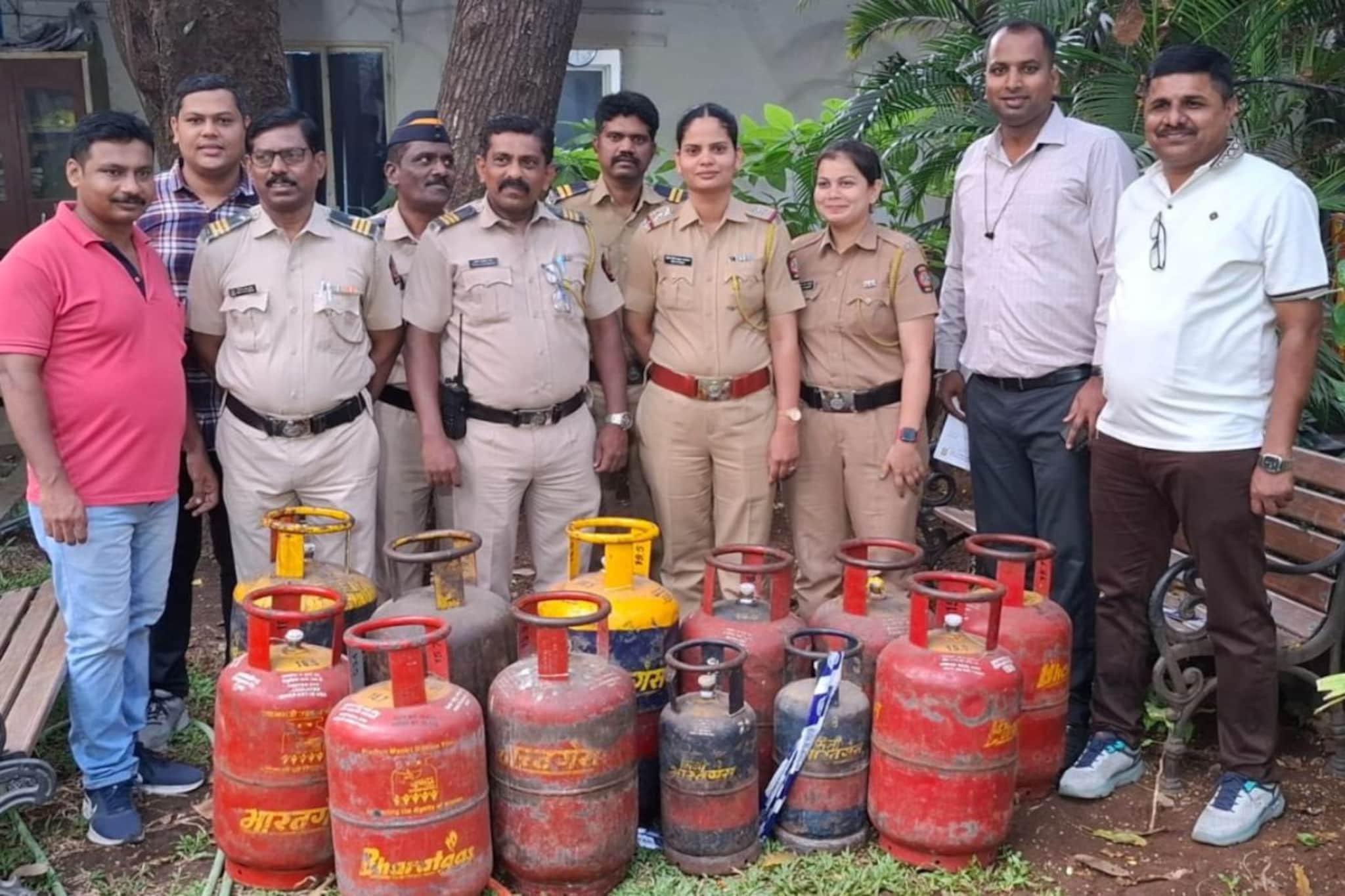 मालाडमध्ये गॅस सिलेंडरचा काळाबाजार, 13 जणांनी 'अशी' शक्कल लढवली पोलीसही हादरले!