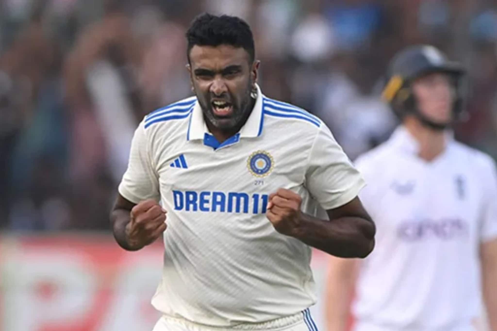 आर. अश्विनने रचला इतिहास, 'कॅरम बॉल'ने टी20मध्ये पुन्हा धुमाकूळ घालणार, 'या' फ्रेंचायजीने घेतलं ताफ्यात आर. अश्विनने रचला इतिहास, 'कॅरम बॉल'ने टी20मध्ये पुन्हा धुमाकूळ घालणार, 'या' फ्रेंचायजीने घेतलं ताफ्यात