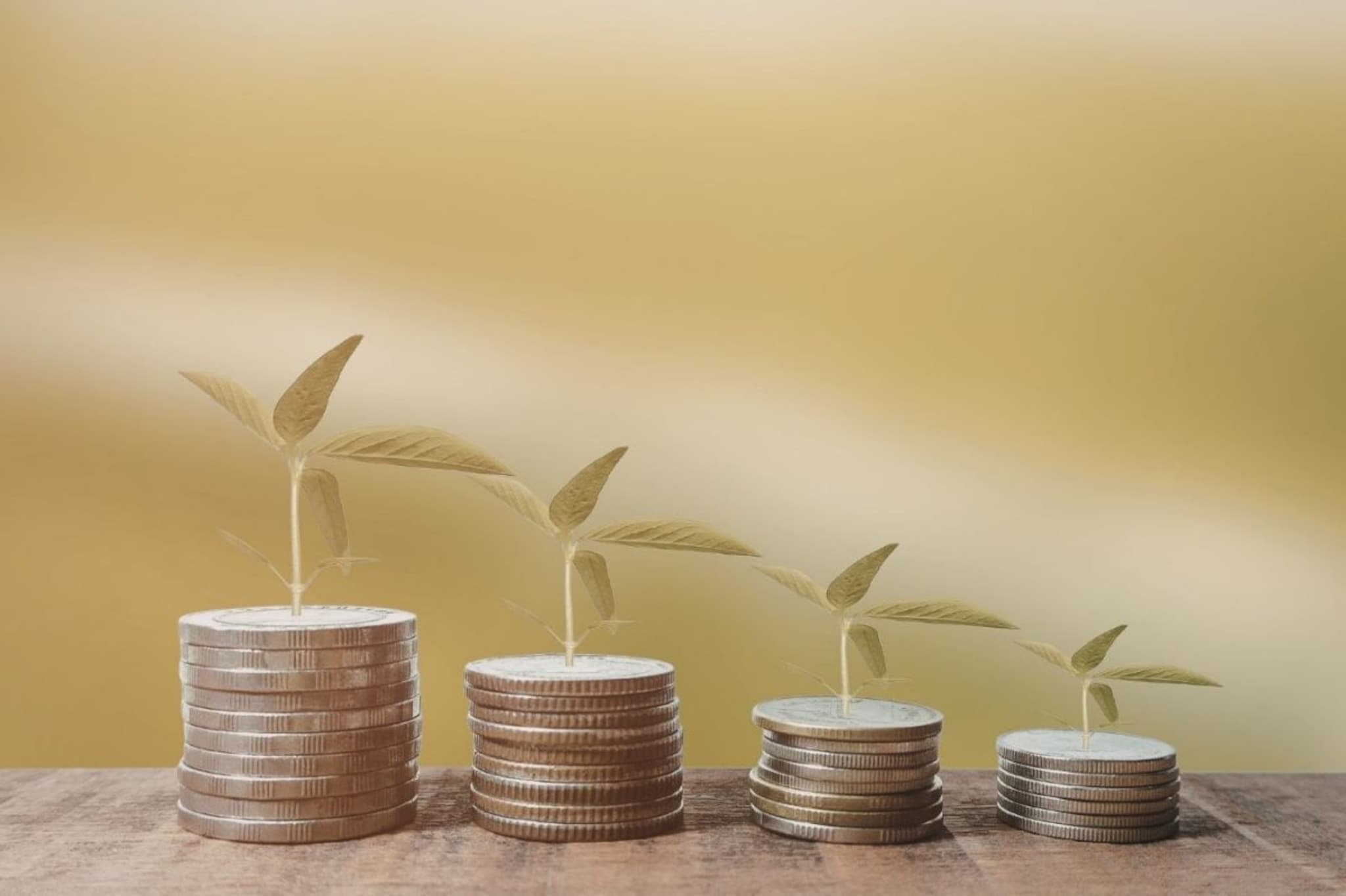 Money : पगार, सेव्हिंग्स आणि खर्चासाठी वेगवेगळे अकाउंट्स हवे का? तज्ज्ञांचा सल्ला