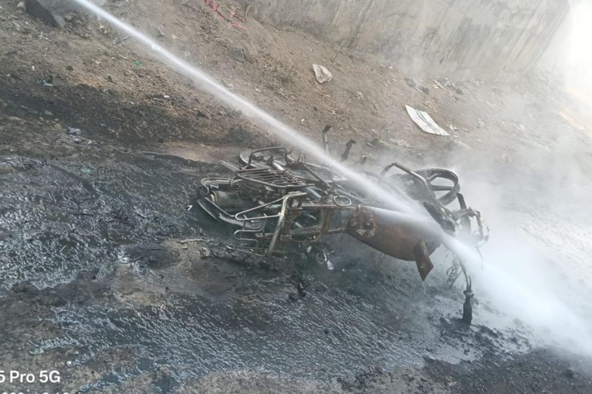 Nanded: दुचाकीसोबत तो जळाला, अंगातून स्फोट कसे काय झाले? नांदेड जळीत प्रकरणावर पोलिसांचा खुलासा Nanded: दुचाकीसोबत तो जळाला, अंगातून स्फोट कसे काय झाले? नांदेड जळीत प्रकरणावर पोलिसांचा खुलासा