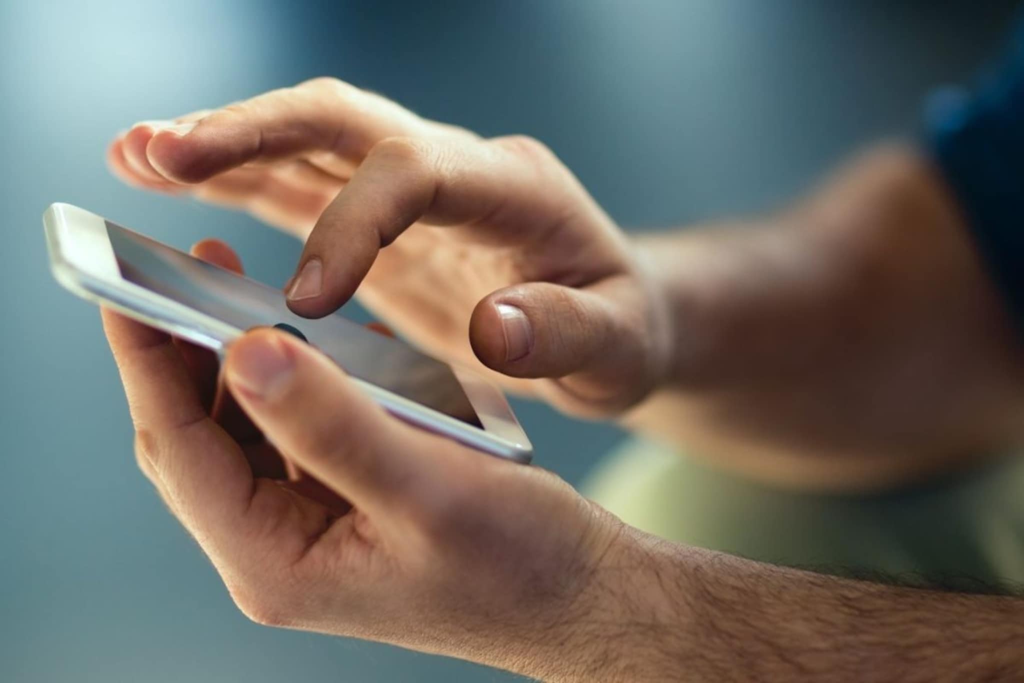 Smartphone : नवीन फोन घेणाऱ्यांसोबत होतोय 'हा' Fraud, स्कॅमर्सनं शोधून काढली नवीन ट्रीक, तुम्ही विकत घेतला असेल तर आताच सावध व्हा