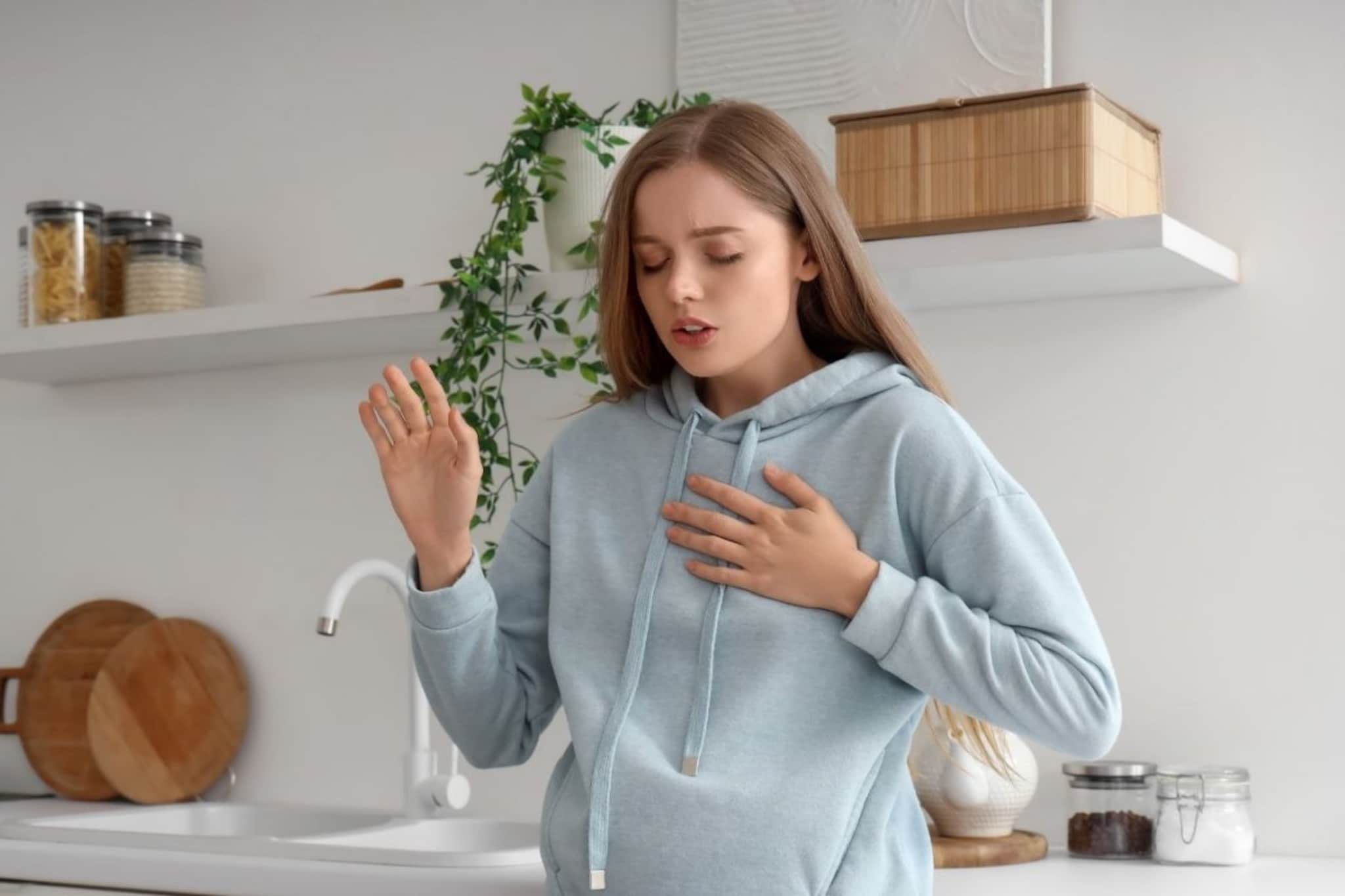 Panic Attack म्हणजे नक्की काय? यात नेमकं काय होतं, त्यावर नियंत्रण कसं मिळवायचं? सोप्या टिप्स जाणून घ्या Panic Attack म्हणजे नक्की काय? यात नेमकं काय होतं, त्यावर नियंत्रण कसं मिळवायचं? सोप्या टिप्स जाणून घ्या